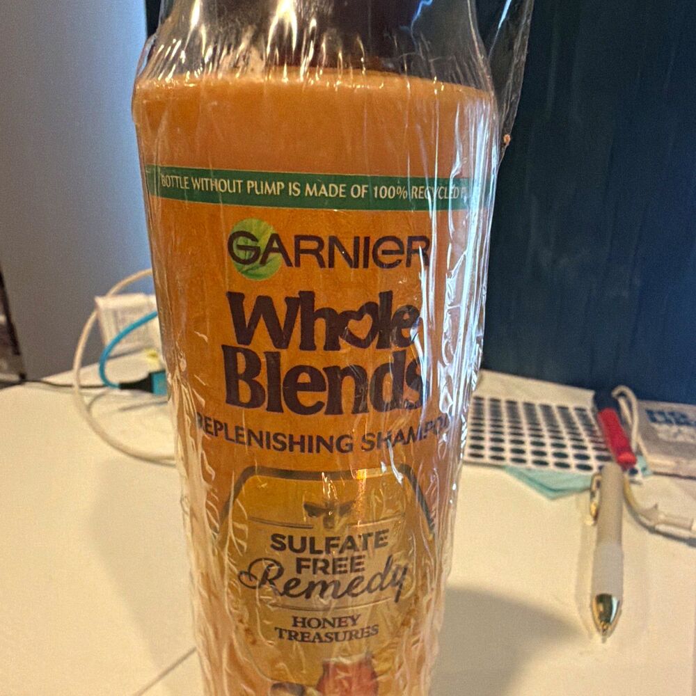 Garnier Whole Blends Honey Treasures Shampoo Sulfate-Free Damaged Hair 12 oz